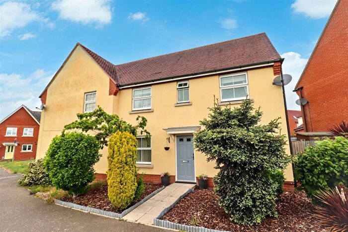 3 Bedroom Semi-Detached House For Sale In Russell Close, Witham, CM8