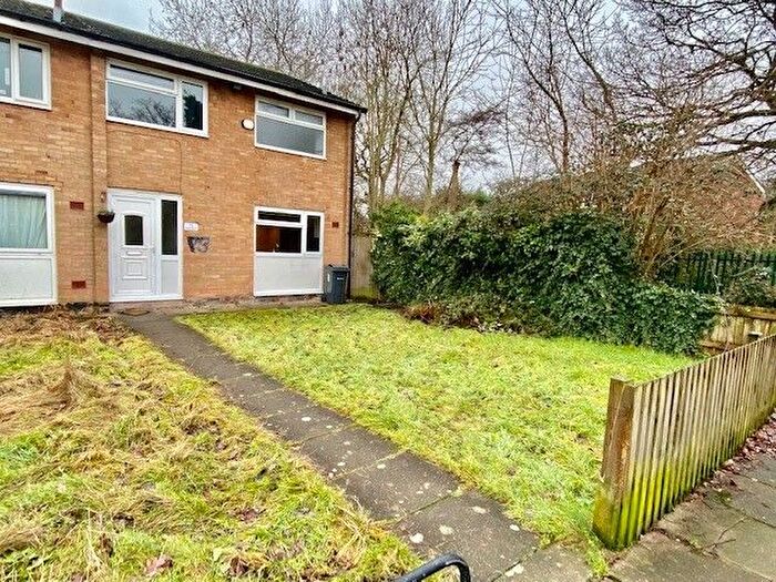 3 Bedroom End Of Terrace House For Sale In Clee Road, Birmingham, B31
