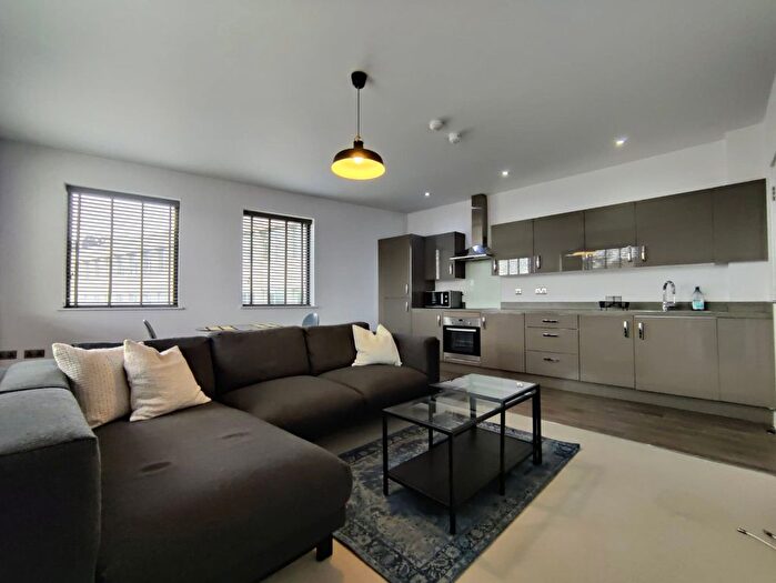 2 Bedroom Flat To Rent In Summer Lane, Birmingham, B19