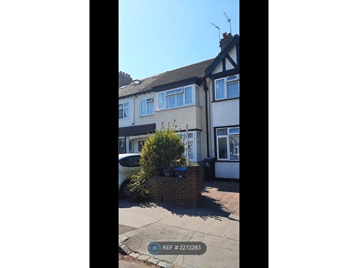 3 Bedroom Terraced House To Rent In Rosecourt Road, Croydon, CR0