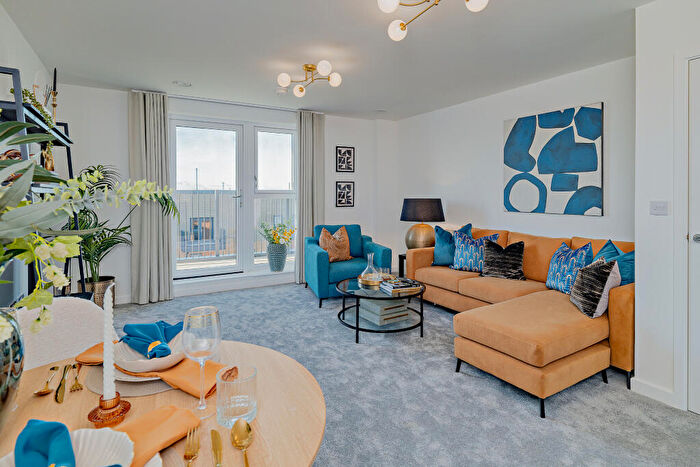 1 Bedroom Apartment For Sale In Crete Hall Road, Northfleet, Gravesend, DA11