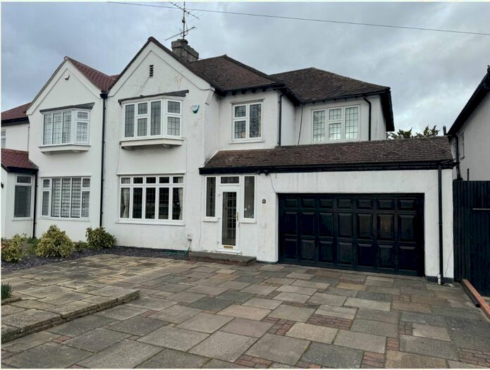 4 Bedroom Property To Rent In Midfield Way, St. Pauls Cray, Orpington, BR5