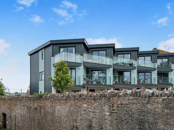 4 Bedroom Town House To Rent In Higher Furzeham Road, Brixham, TQ5