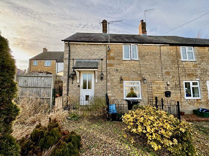 3 Bedroom End Of Terrace House For Sale In Middle Path, Crewkerne, Somerset, TA18