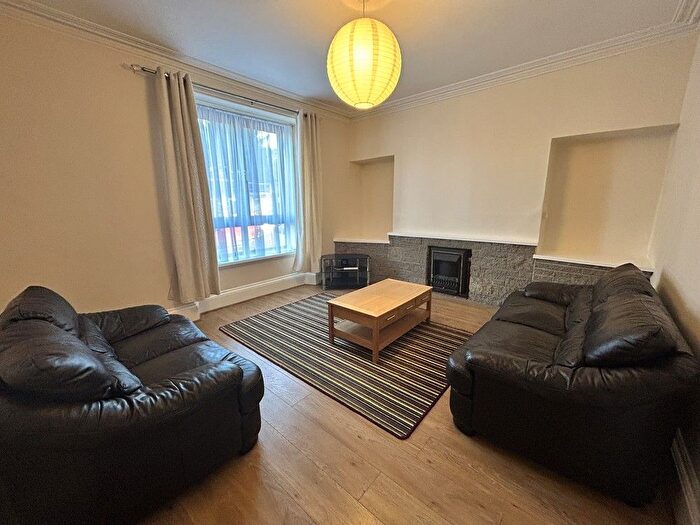 1 Bedroom Flat To Rent In Walker Place, Torry, Aberdeen, AB11
