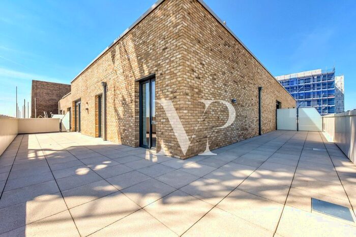 2 Bedroom Flat To Rent In Epsom House, Fairfield Avenue, TW18