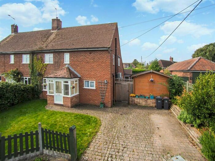 3 Bedroom Semi-Detached House For Sale In Sarson Close, Amport, Andover, SP11