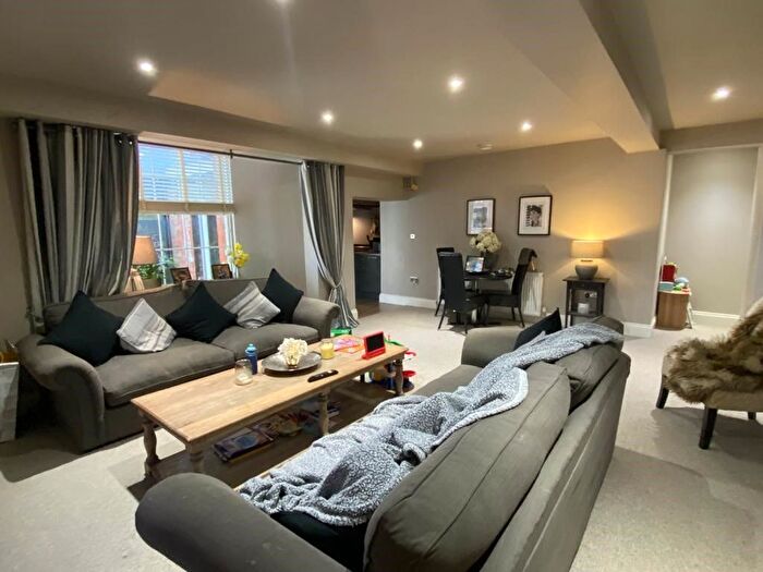 2 Bedroom Property To Rent In Burleigh Mews, Derby, DE1