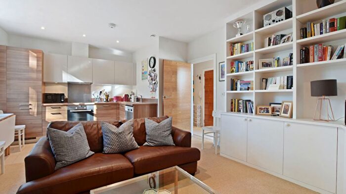 1 Bedroom Flat For Sale In London, London, W3