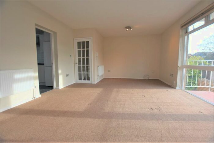 2 Bedroom Flat To Rent In Rectory Road Beckenham, BR3
