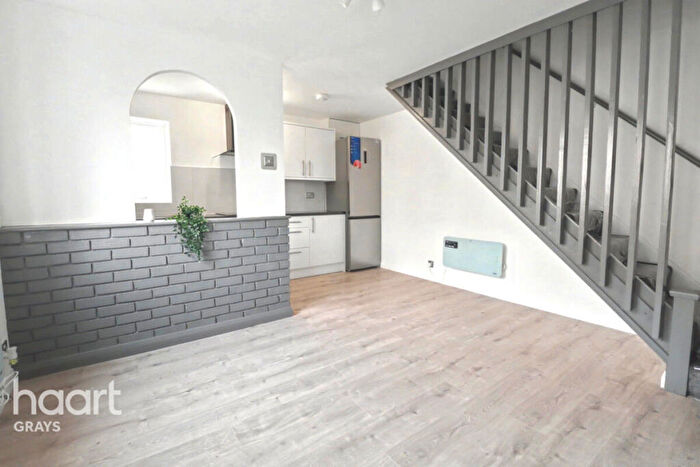 1 Bedroom Terraced House To Rent In Thackeray Avenue, Tilbury, RM18