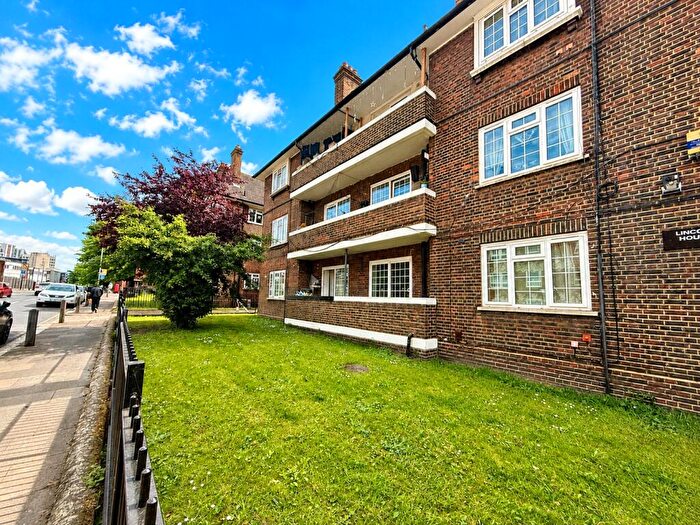 2 Bedroom Flat For Sale In Lindsay House, Woolwich, SE18