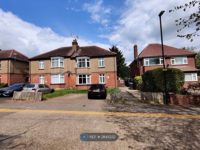 2 Bedroom Flat To Rent In Berry Close, London, N21
