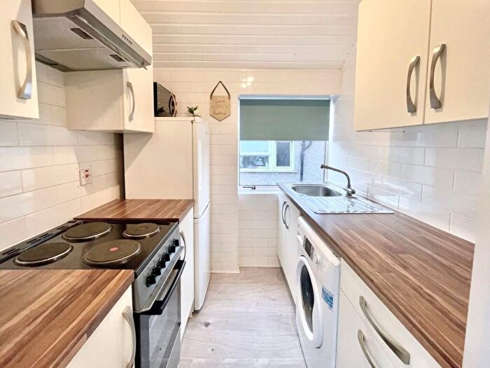 3 Bedroom Flat To Rent In Kingsbridge Drive, Glasgow, G73