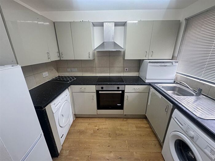 1 Bedroom Property To Rent In Dorney Way, Hounslow, TW4