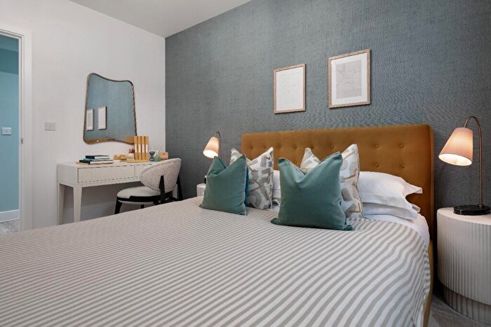 2 Bedroom Apartment For Sale In Wood Street, Walthamstow, E17