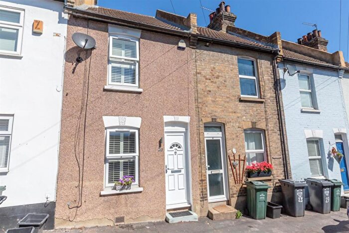 2 Bedroom House To Rent In Castle Street, Greenhithe, DA9