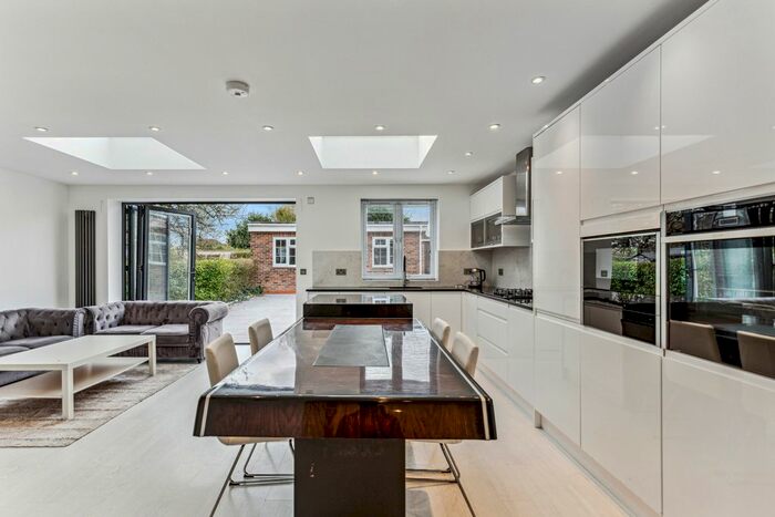 4 Bedroom End Of Terrace House To Rent In Norman Way, West Acton, W3