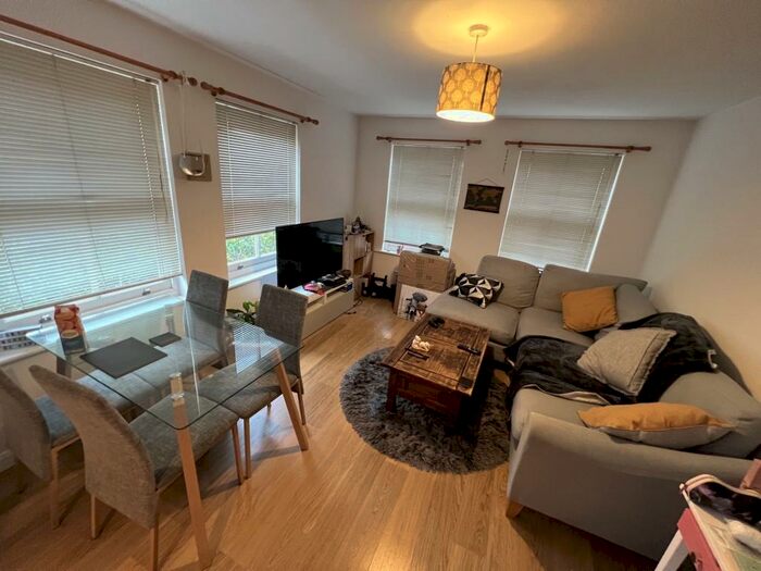 2 Bedroom Flat To Rent In Hatters Court, Hillgate, Stockport, SK1