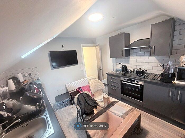 1 Bedroom Flat To Rent In Crwys Road, Cardiff, CF24