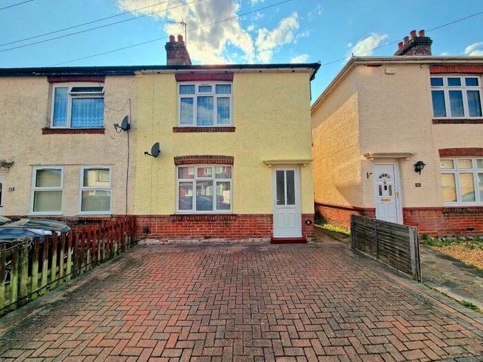 2 Bedroom Semi-Detached House To Rent In Commercial Street, Bitterne Village, SO18