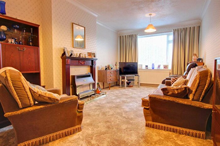 2 Bedroom Semi-Detached Bungalow For Sale In Wheatlands Drive, Molescroft, HU17