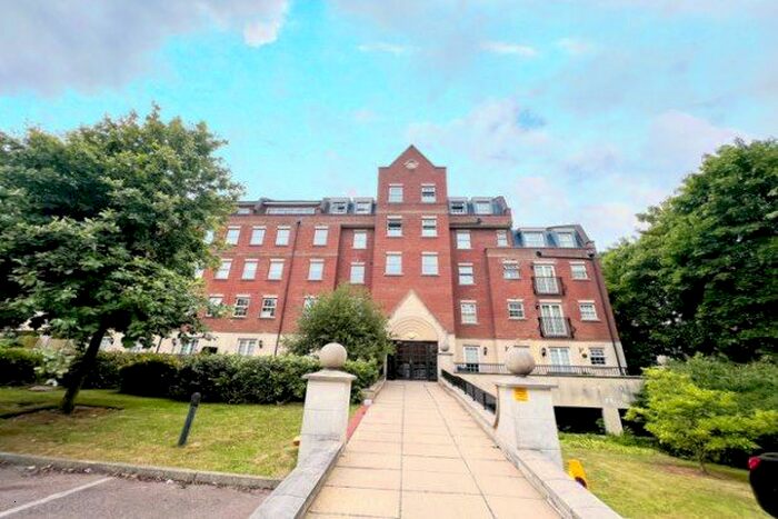2 Bedroom Flat To Rent In Rudyard Court, Brentwood, CM14