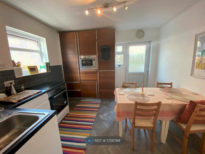 1 Bedroom Flat To Rent In Cheltenham Place, Newquay, TR7