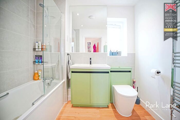 2 Bedroom Flat For Sale In Gibson Road, Bishops Stortford, CM23