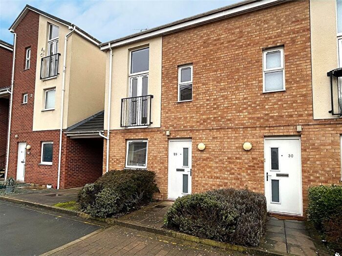 2 Bedroom Maisonette For Sale In Clog Mill Gardens, Selby, YO8