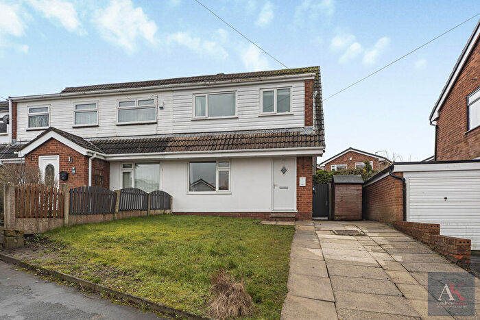 3 Bedroom Semi-Detached House For Sale In Croft Head Drive Milnrow, OL16