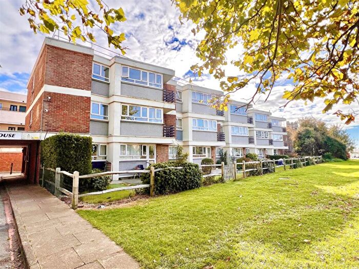 2 Bedroom Flat To Rent In Fitzleet House, Queensway, Bognor Regis, PO21