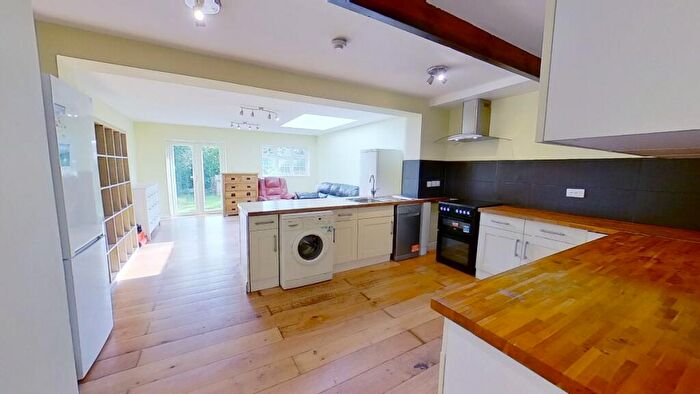 3 Bedroom Detached House To Rent In Raymond Crescent, Guildford, GU2