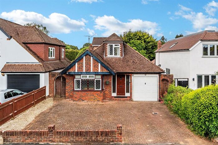 3 Bedroom Chalet For Sale In West Farm Close, Ashtead, KT21