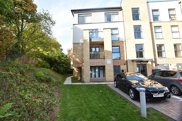 1 Bedroom Flat To Rent In Broad Lane, Bracknell, RG12