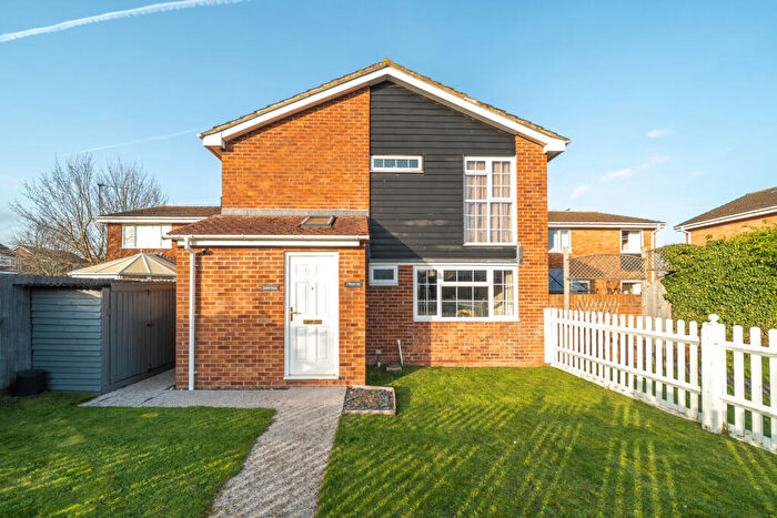 3 Bedroom Detached House For Sale In Wessex Way, Grove, Wantage, Oxfordshire, OX12