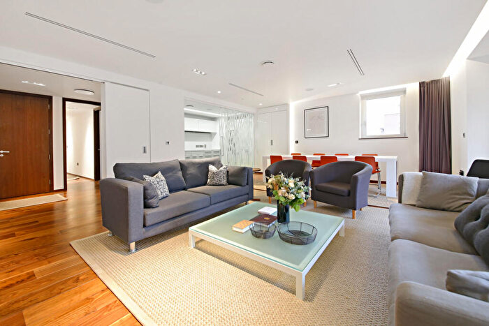 3 Bedroom Apartment For Sale In The Atrium, Park Road, St Johns Wood, NW8