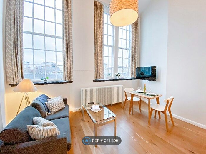 1 Bedroom Flat To Rent In Mcdonald Road, Edinburgh, EH7