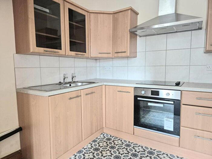 2 Bedroom House To Rent In Savile Road, Elland, HX5