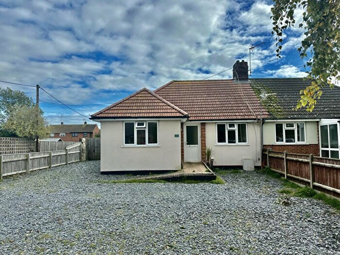 2 Bedroom Semi-Detached Bungalow To Rent In The Street, NR33