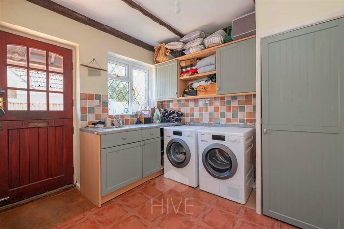 4 Bedroom Detached House For Sale In Monkton Close, Ferndown, BH22