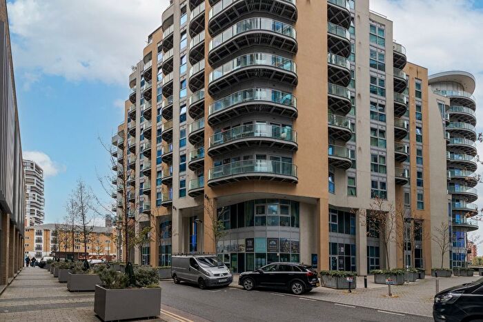 Studio To Rent In Bridges Court Road, London, SW11