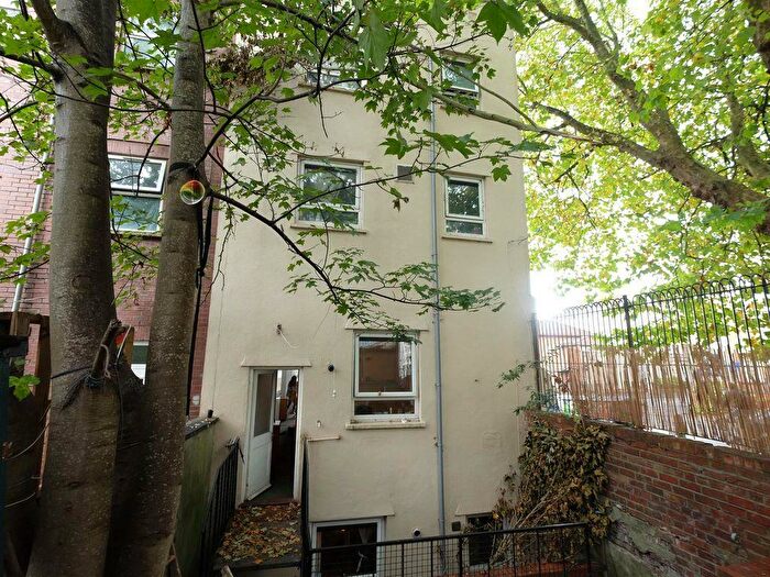 3 Bedroom Flat To Rent In City Road, Bristol, BS2