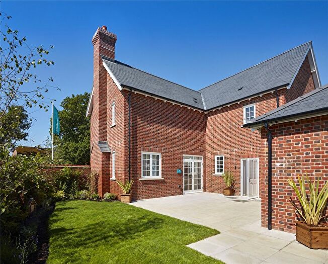 4 Bedroom Detached House For Sale In The Brooks, Clayhill Road, Burghfield Common, Reading, RG7