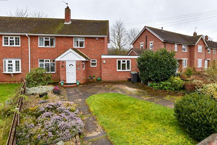 3 Bedroom Semi-Detached House For Sale In Lime Crescent, East Malling, West Malling, Kent, ME19