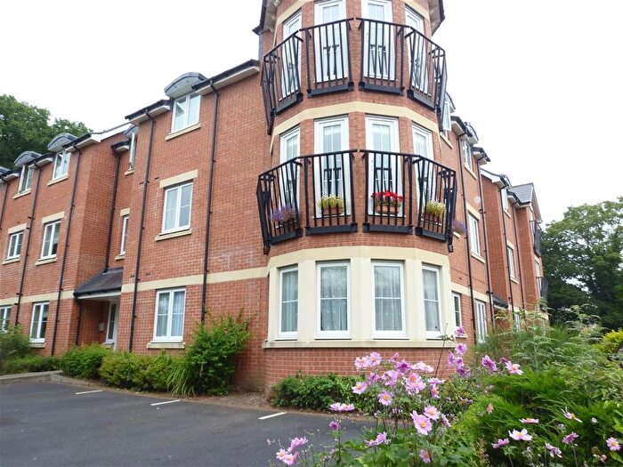 2 Bedroom Flat To Rent In Collingtree Court, Solihull, B92