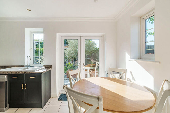 2 Bedroom End Of Terrace House To Rent In Farm Road, Esher, KT10