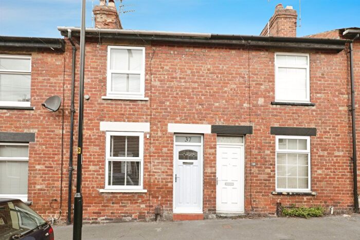 2 Bedroom Terraced House For Sale In Regent Mount, Harrogate, HG1