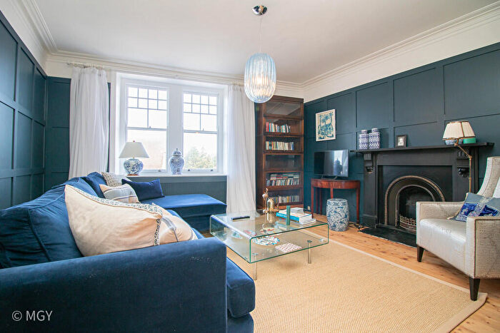 1 Bedroom Apartment To Rent In Royal Buildings, Stanwell Road, Penarth, CF64