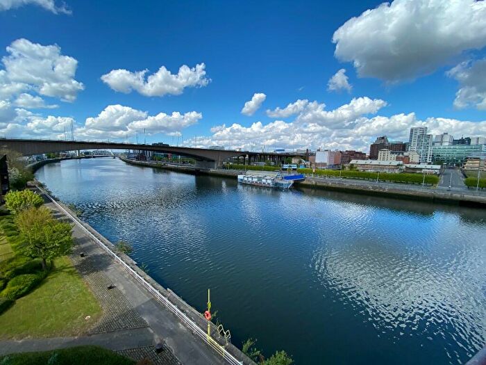 2 Bedroom Flat To Rent In Riverview Place, Glasgow, G5